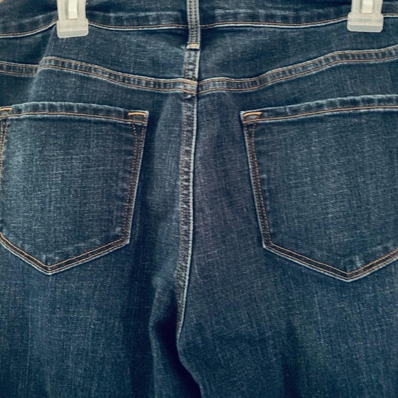 Old Navy Curvy Jeans - Picture 3 of 6